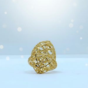 Elegante Anillo de Filigrana de Oro Amarillo de 22K para Mujer con un Intrincado Diseño Floral de Malla y Detalle Recortado - Product Image 2
