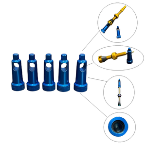 Bike <span class=keywords><strong>Presta</strong></span> Tubeless Valve Cap Cubierta antipolvo con función de extracción de núcleo de válvula Herramienta de extracción Aleación de aluminio - Product Image 5