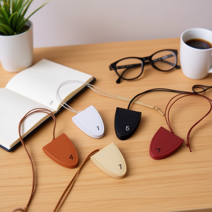 Clip triangulaire pour lunettes, 8x5,7 cm, sangle de cou en cuir pour support de lunettes - Product Image 2