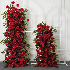 Roter Hortensien-Ramhorn-Bogen für Hochzeitsdekoration, Goldständer mit Seidenweißen Rosen und Eukalyptus für Gartenzeremonien, Eingangsbereiche, Partys und Events - Product Image 3