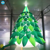 Décoration extérieure géante personnalisée Arbre de Noël gonflable Ornements de ballons pour arbres de Noël gonflables avec lumière