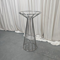 Support de table haute pour cocktail en acier inoxydable argenté miroir, avec cadre conique en fil métallique et plateau creux, idéal pour banquets de mariage