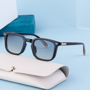 Lunettes de soleil rétro à monture carrée noires, verres PC UV400, unisexe, pour la conduite en extérieur, lunettes haut de gamme, style transfrontalier - Product Image 1