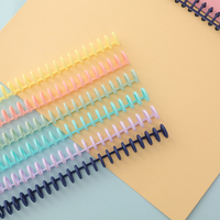 Großhandel Multi Size Farben A4/A5 Kunststoff Ring binder Hochwertige PVC Kunststoff Spiral binder Ringe