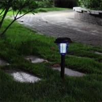 Lumière solaire d'extérieur 2LED Ip44 Lampe anti-insectes étanche UV Blanc froid Piège à mouches anti-moustiques Lumière pour patio, jardin, cour