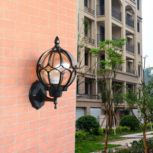 Applique murale extérieure LED en alliage d'aluminium, cage métallique noire, globe étanche, lumière de jardin 3500K blanc chaud, montage mural, intensité variable, garantie 10 ans - Product Image 6