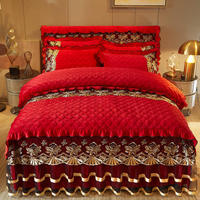 Jupe de lit matelassée en velours rouge style américain avec dentelle brodée, design de luxe pour usage domestique, inspirée des mariages