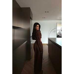 Conjuntos de Traje para Mujer con Detalles de Costura en Color Marrón - Product Image 1