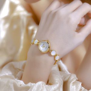 2025 nouveau rétro haut de gamme <span class=keywords><strong>Quartz</strong></span> <span class=keywords><strong>montre</strong></span> pour femmes Aurora couleur naturelle coquille verre cadran fenêtre pointeur affichage dernière mode - Product Image 4