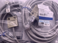 En stock Nouveau interrupteur de fin de course D4C-2329/1520/3202/3203-P Fiable Vendeur d'or Garantie d'un an DHL FEDEX UPS