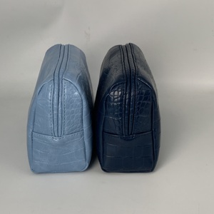 Borsa per il Trucco Royal Fair con Logo Personalizzato, in Pelle PU Morbida, Grande con Apertura Magnetica, Resistente all'Acqua, per Donne e Ragazze - Product Image 3