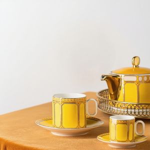 Service de Table Haut de Gamme en Céramique Or Pur, Nouvelle Porcelaine Fine, Tasses à Café, Pot et Assiettes à Motifs Végétaux pour Cadeaux - Product Image 2