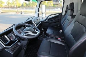 Los zapatos más vendidos JAC Vans Men 3Tons 5Tons Small Cargo Trucks Cargo Van For Sale - Product Image 5