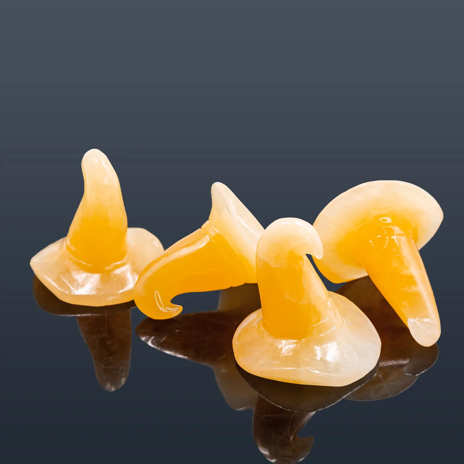 Commercio all'ingrosso naturale intagliato a mano arancione Calcite strega cappello cappello artigianato Folk intaglio di cristallo per Halloween giocattoli per bambini