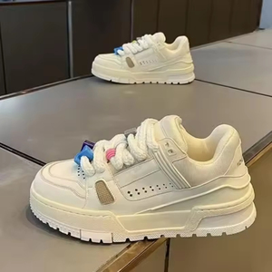 Chaussures de skate personnalisées avec logo, nouvelle conception de la marque ALSS - chaussures de sport luxueuses et chaussures de sport rétro. - Product Image 6