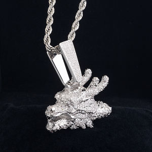 Colgante de cobre personalizable de diamante de moissanita, colgante de cabeza de dragón de estilo solemne y magnífico con cuernos - Product Image 2