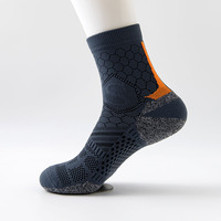 Chaussettes de sport professionnelles de badminton pour hommes, à semelle éponge, séchage rapide, antidérapantes, pour marathon, course à pied et cyclisme, vente en gros