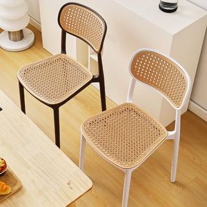 Chaise en rotin plastique empilable <span class=keywords><strong>noire</strong></span> française adulte <span class=keywords><strong>Paris</strong></span> moderne jardin bistrot <span class=keywords><strong>restaurant</strong></span> extérieur - Product Image 2