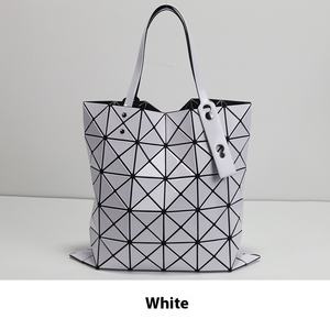 Sac fourre-tout matelassé géométrique à six compartiments classique, tendances mode 2025, pour femme, sac d'usine original à vie, en polyester, ouvert - Product Image 6