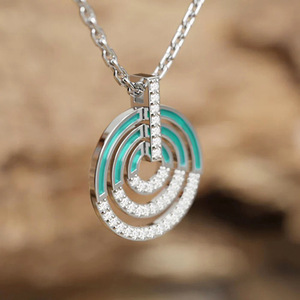 Collana con ciondolo rotondo da donna, design classico, accessorio da collo per l'uso quotidiano - Product Image 3
