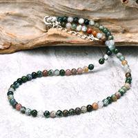 Vintage Modeschmuck-Sets: Lebensbaum-Charm-Armband, Naturstein-Perlenkette & Creolen – Handgefertigtes Schmuckset