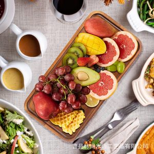 Bandeja rectangular de madera personalizada para servir aperitivos en fiestas - Product Image 3