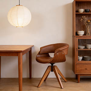 Silla de Comedor CARLFORD de Madera Maciza de Mediados de Siglo, Sillón Curvo de Cuero Antiguo para Hogar, Restaurante, Hotel, con Funda para Juguete de Baño Incluida - Product Image 1