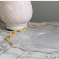 Assiettes de table transparentes de 13 pouces pour banquet de fête en plastique avec bordure dorée et dentelle, assiettes de table pour mariage, bon marché