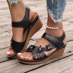 Sandalias de cuña transpirables de moda para mujer, de diseñador, con aumento de altura, calzado hueco cruzado para primavera y verano, al por mayor - Product Image 4