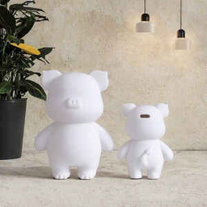 Figura Decorativa de Cerdo Pintada a Mano con Temática Animal en Resina, Adorno Artístico Fluido para el Día de los Inocentes - Product Image 3