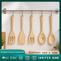 Vente en gros Outil de cuisine en bois de hêtre Cuillère solide Fourchette Spautla Alimentaire Turner Ustensile de cuisine Lot de 5 avec trou de suspension