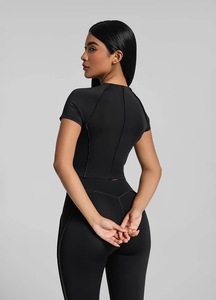 Ensemble de 3 pièces de vêtements de sport pour le yoga et la remise en forme, haut de sport, <span class=keywords><strong>t</strong></span>-shirt, leggings, dernière collection 2026 - Product Image 3