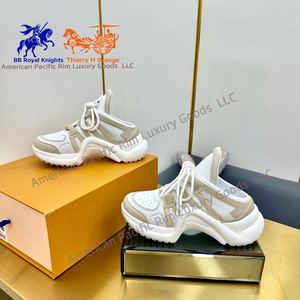 รองเท้าผ้าใบคุณภาพสูงแบบหนาพิเศษ รองรับอุ้งเท้า รองเท้าลำลอง พื้นรองเท้าแบบ Arch Bridge ทันสมัย รองเท้าเดินแฟชั่น รองเท้ากีฬา หนังแท้ - Product Image 2