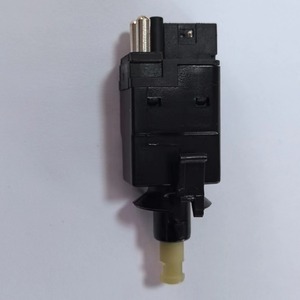 Interruptor de Luz de Freno Mercedes A0015450109 A0005457709 Para Reemplazo o Reparación - Product Image 3