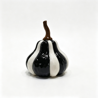 Figurine de citrouille en céramique à rayures verticales noires et blanches, décoration d'intérieur pour Halloween, ornement de table