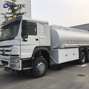 Vente directe d'usine HOWO 2100L camion-<span class=keywords><strong>citerne</strong></span> Bowser nouveau camion de distribution de ravitailleur d'huile 6x4 fabriqué en Chine à bon <span class=keywords><strong>prix</strong></span> - Product Image 2