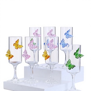 Juego de Copas de Cristal Transparentes de Lujo con Mariposas Bordadas en Diamantes para Brindis de Boda, con Caja de Regalo - Product Image 1