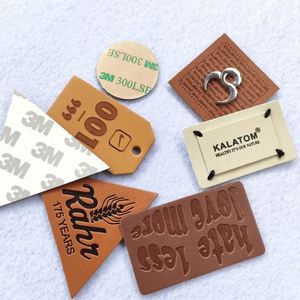 Étiquette carrée personnalisée en cuir véritable ou PU à prix abordable avec coutures, fabriquée en Chine - Product Image 1