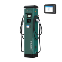 Chargeur EV DC vertical à double pistolet, aspect moderne, double écran LCD, indicateur de statut lumineux, unité de charge commerciale anti-poussière