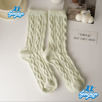 2025 Individuell bestickte Tier-Logo-Design Winter Indoor Warm Coral Fleece Cozy Fuzzy Plüsch Home Schlaf Slipper Socken