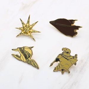 男性女性用アクセサリーバッジパインブローチジュエリー個性創造性クモと男性用シャツメッキ合金エナメルピン - Product Image 1