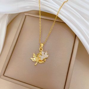 Collares Elegantes de Doble Capa con Diseño de Hoja de Arce, Estilo Lujoso para Mujer - Product Image 5