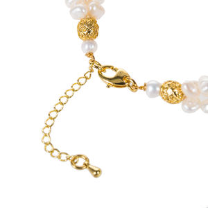 Bracelet en perles naturelles torsadées à 3 rangs, accessoire de bijouterie élégant et intemporel - Product Image 5