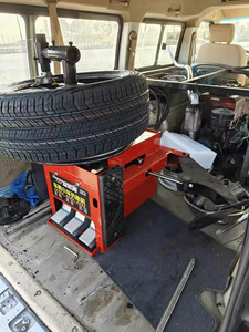Mini Smontagomme Portatile Integrato da 13 a 22 Pollici per Auto, Furgoni e Camion Leggeri, Macchina per Pneumatici da 3 a 11,5 Pollici di Larghezza - Product Image 4