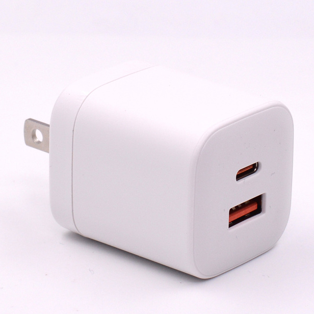 New Trending Small Cube Size USB A+C QC3.0 PD 35W Type-C Fast Charging Cell Phone Charger for iPhone 17 Pro Android Power Bank