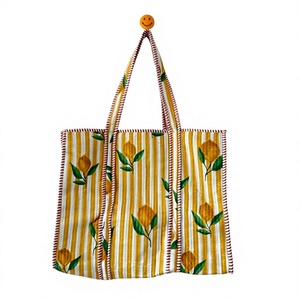 Bolso Tote de Algodón Acolchado Suave de Color Amarillo Sólido, Estilo Bohemio, para Viajes de Verano a la Playa, con Bordado y Diseño Abierto en la Parte Superior - Product Image 1