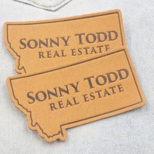 En gros personnalisé presse à chaud Faux <span class=keywords><strong>cuir</strong></span> étiquettes fer sur adhésif Denim Pu patchs rouleaux impression Logo <span class=keywords><strong>noir</strong></span> écusson en <span class=keywords><strong>cuir</strong></span> en relief - Product Image 3