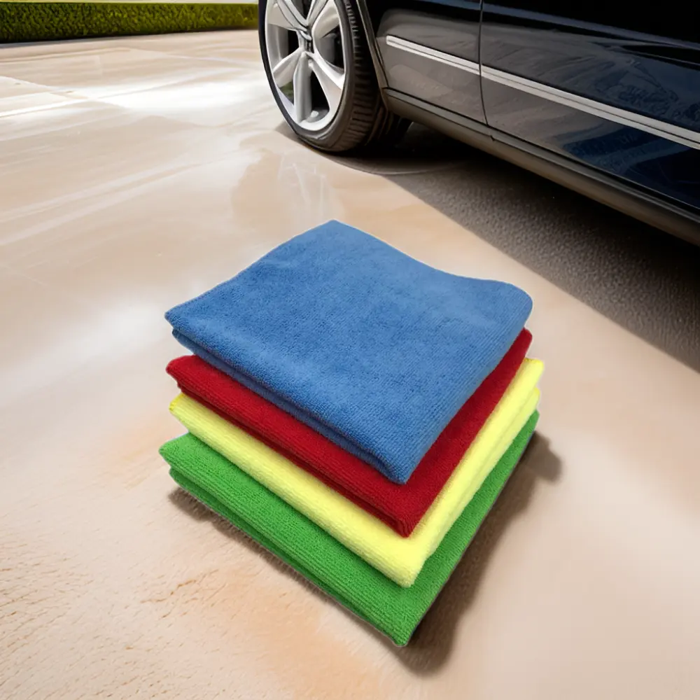 High Quality Microfiber Car Wash Towel Eco-Friendly Cleaning Cloth for Vehicles in Green Red Packed Opp Bag Carton