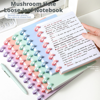 Cuaderno/Diario Práctico con Cubierta de PP de Espuma Engrosada, Hojas Sueltas, Impresión Digital, Diseño DIY 'Mushroom Hole' y 'Mini Card Game PhotoBuckle'