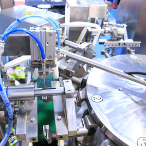 Voll automatische Verpackungs maschine für Tiernahrung 8-Stationen-Reißverschlussbeutel-Füll versiegelung maschine Kombination waage Multifunktion waage - Product Image 4